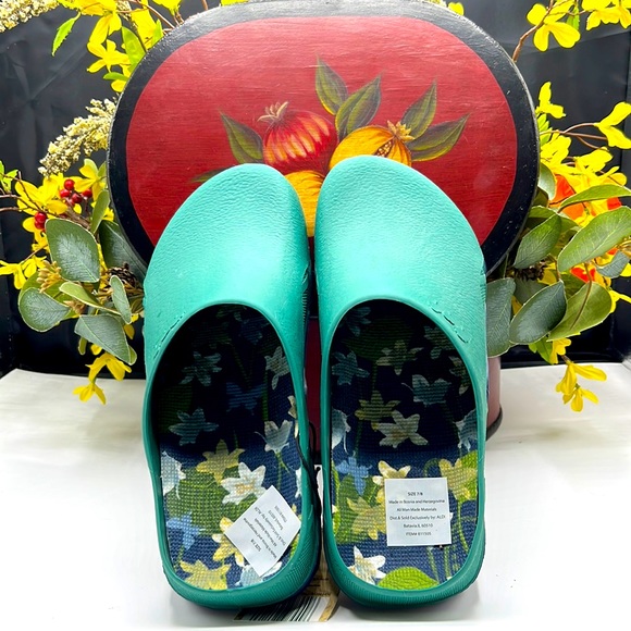 garden clogs Shoes - Garden clogs for women brand new size 7/8